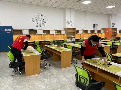 濟寧職業技術學院電子信息工程系聯想班開展志愿服務活動，為城市書屋提供信息技術咨詢服務